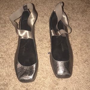 Jessica Simpson Grey Metallic Ballet flats!!